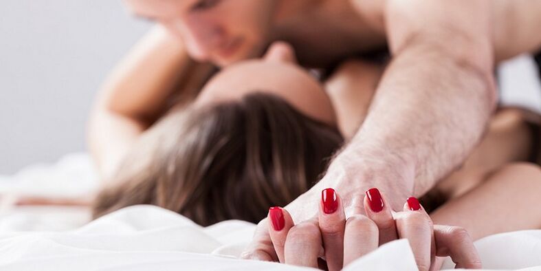 Intimität mit einem Penisvergrößerungsaufsatz